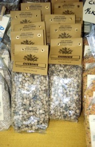 Bags of grasspea sold at a maket in Florence, Italy (Photo credit: Dirk Enneking, Institute for Plant Genetics and Crop Breeding)