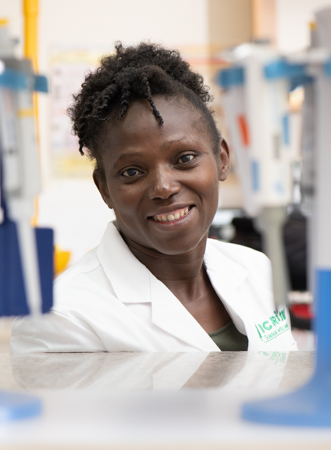 ICRISAT’s Dr. Damaris Odeny is the principal investigator of a five-year finger millet pre-breeding project and focuses on genotyping finger millet samples. Photo: Michael Major/Crop Trust